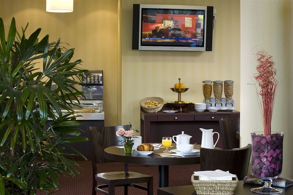 Ibis Styles Lyon Meyzieu Arena Stadium Esterno foto