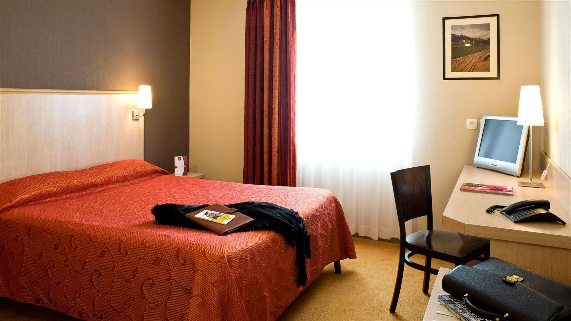 Ibis Styles Lyon Meyzieu Arena Stadium Esterno foto