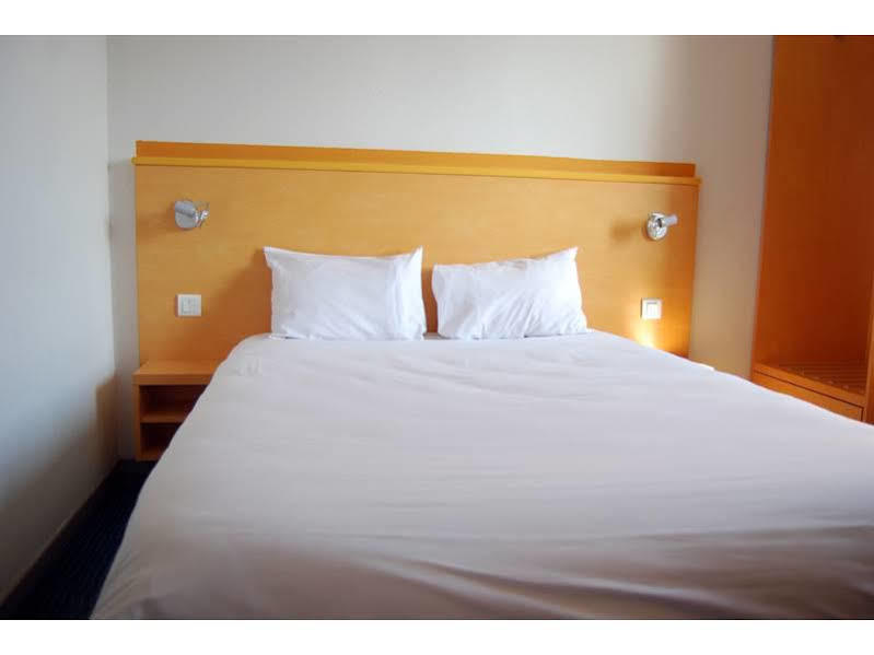 Ibis Styles Lyon Meyzieu Arena Stadium Esterno foto